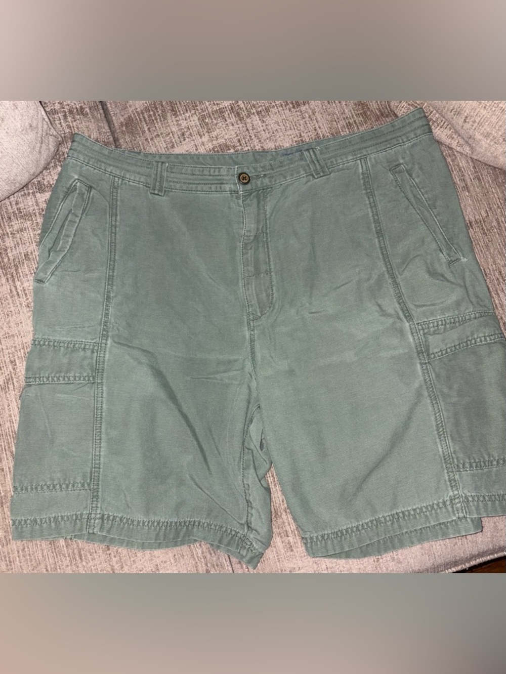 Tommy Bahama Men's Green Cargo Shorts